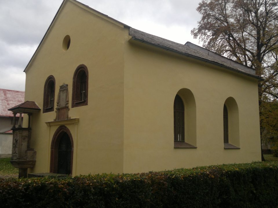 Oprava fasády na kostele v Českém Brodě 2013